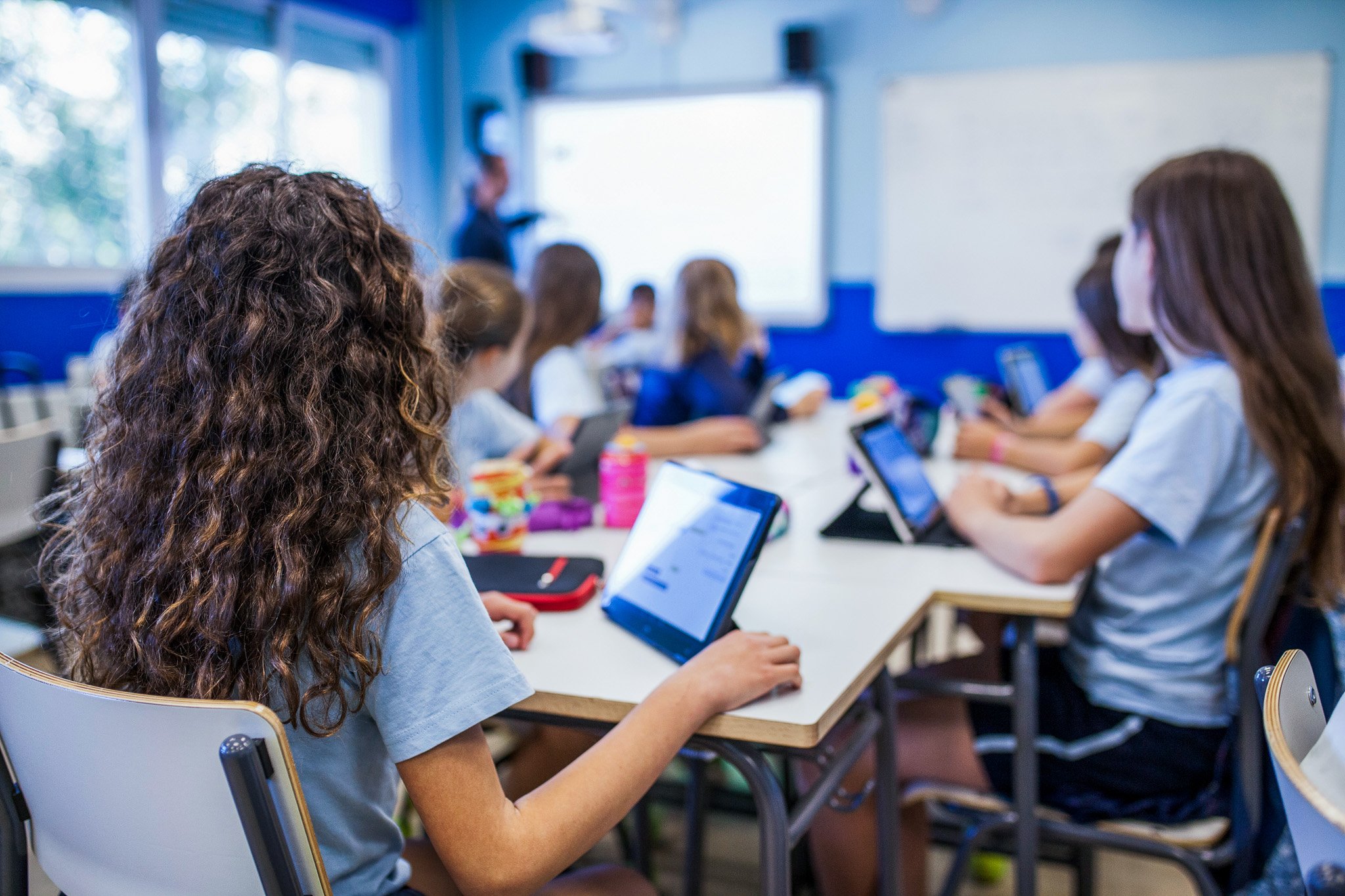 CLASSROOM Wireless-Solutions-Education-12.07.24